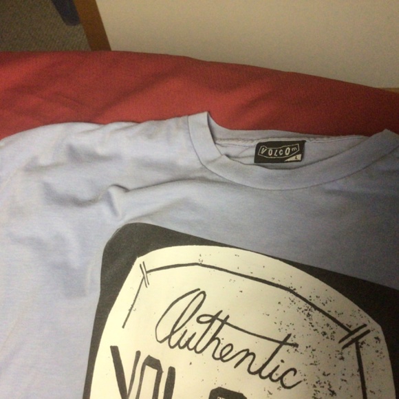 VOLCOM tshirt - Picture 2 of 3